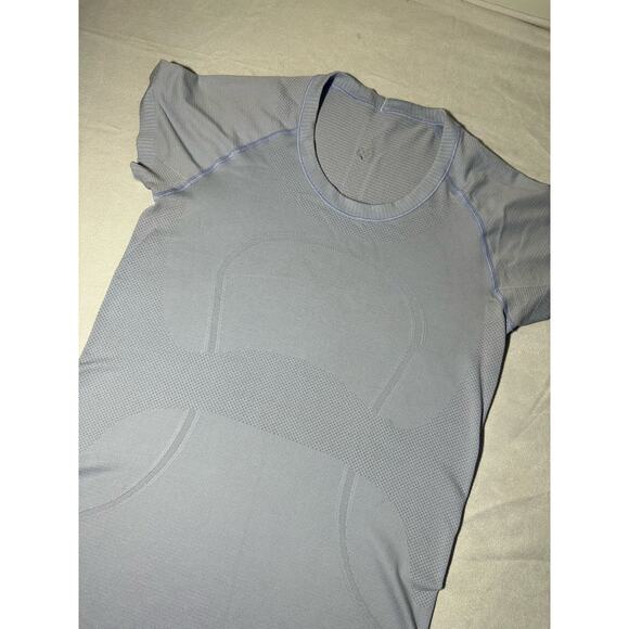 Lululemon Woman's Light Purple Swiftly Tech Shirt Size 8 - Picture 4 of 5